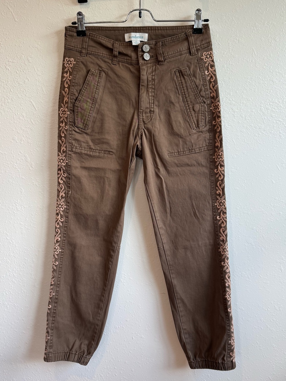 Sundance Embroidered Jogger Style Pant | Size 2